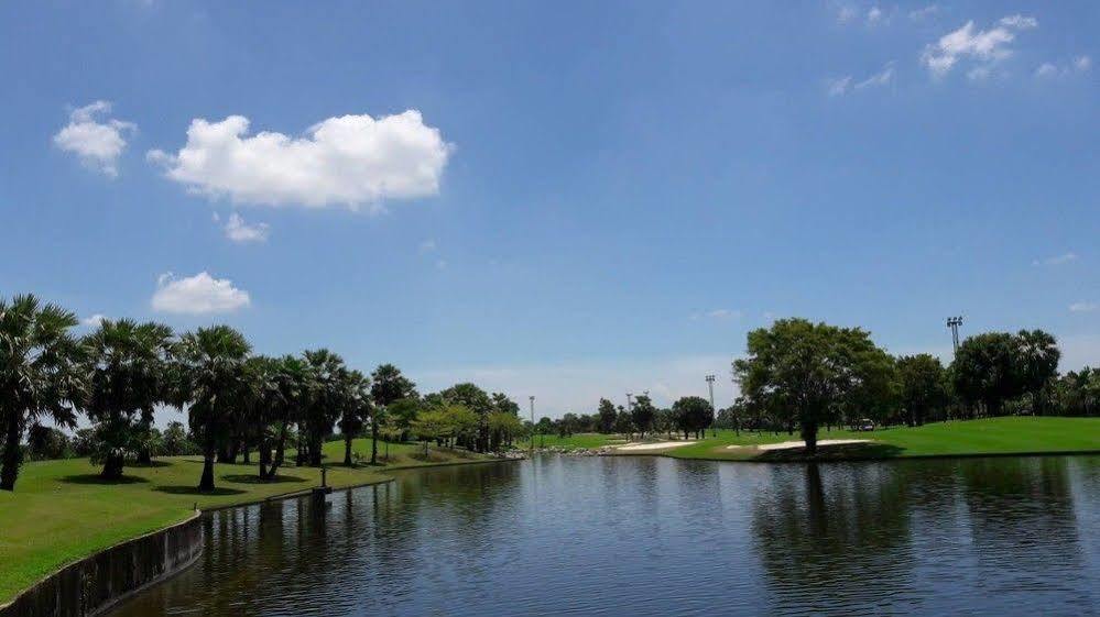 Hotel Suwan Golf & Country Club Nakhon Pathom Exteriér fotografie